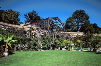 Botanischer Garten Karlsruhe; Wintergarten von aussen