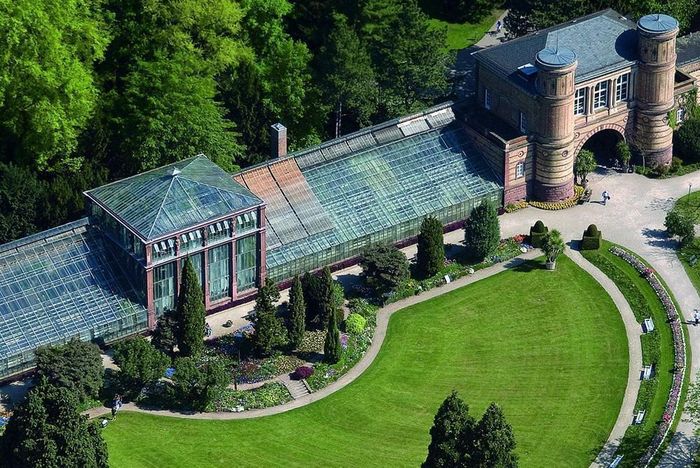 Palm house gatehouse at the Karlsruhe Botanical Gardens from above